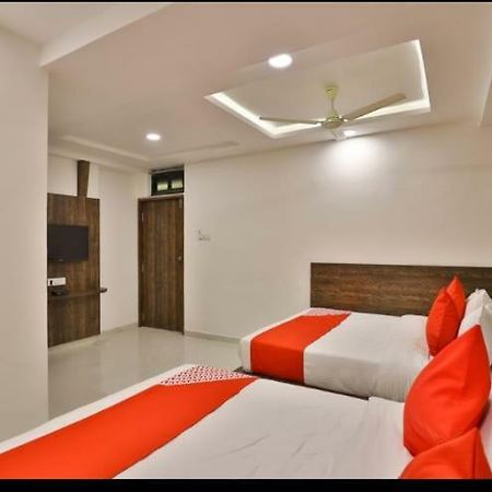 אחמדאבאד Hotel Pathik Villa מראה חיצוני תמונה