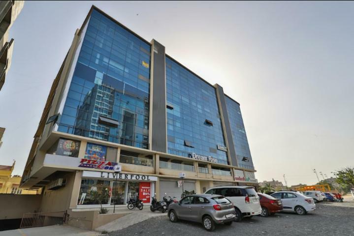 אחמדאבאד Hotel Pathik Villa מראה חיצוני תמונה