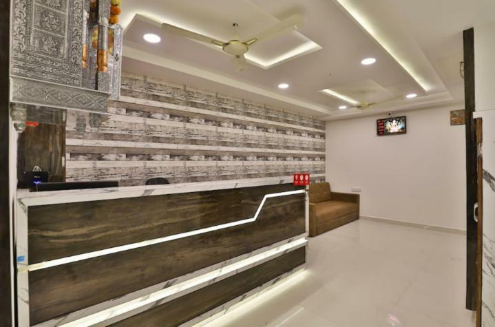 אחמדאבאד Hotel Pathik Villa מראה חיצוני תמונה