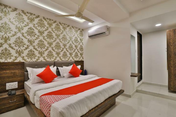 אחמדאבאד Hotel Pathik Villa מראה חיצוני תמונה