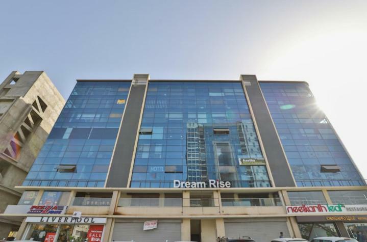 אחמדאבאד Hotel Pathik Villa מראה חיצוני תמונה