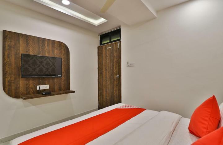 אחמדאבאד Hotel Pathik Villa מראה חיצוני תמונה