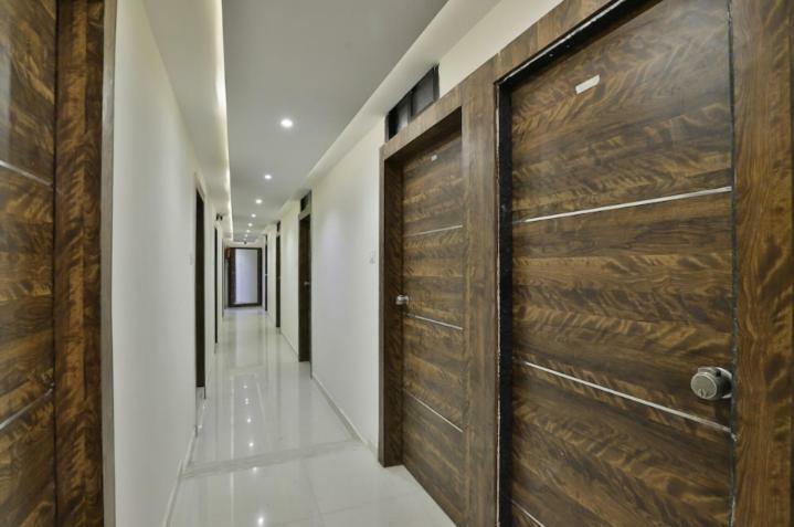 אחמדאבאד Hotel Pathik Villa מראה חיצוני תמונה