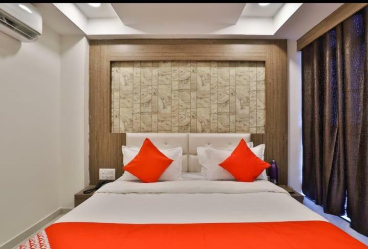 אחמדאבאד Hotel Pathik Villa מראה חיצוני תמונה